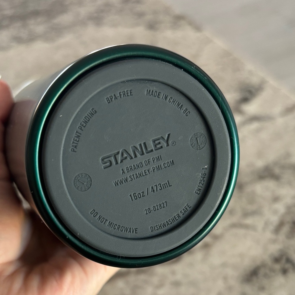 Starbucks Emerald and Cream Stanley Tumbler - Picture 4 of 4